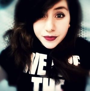 Meet your Posher, Cynthia